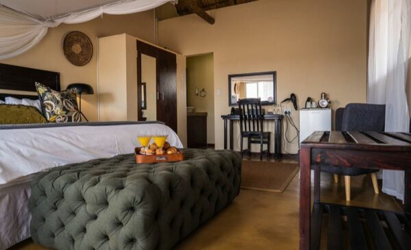A full board bush getaway for 2 that’s second to none - Image 7