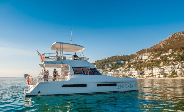 Enjoy a 2-Hour Cruise On A Yacht with 30 People - Image 3