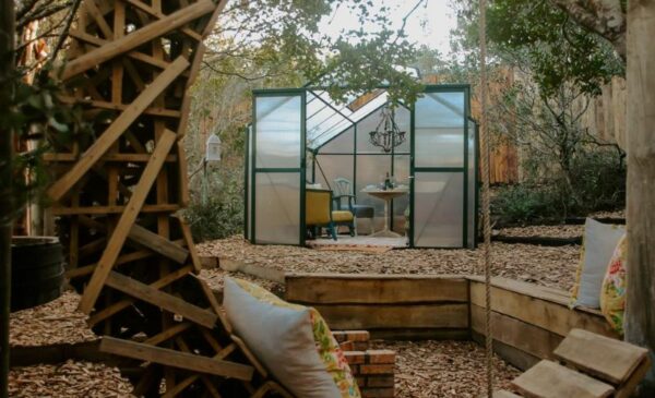 A Romantic 1-Night Stay in a Luxury Vardo in Wilderness - Image 15