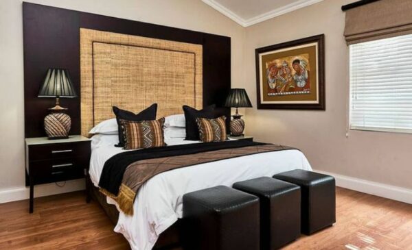 A Prestigious 1-Night Stay for 2 People in La Lucia - Image 2