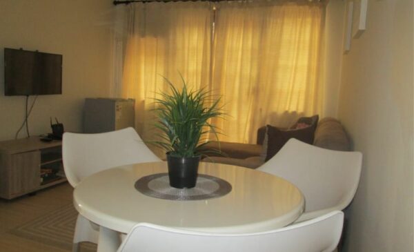 A 1-Night Stay for 2 and a Spa Treatment Voucher in Musgrave - Image 4
