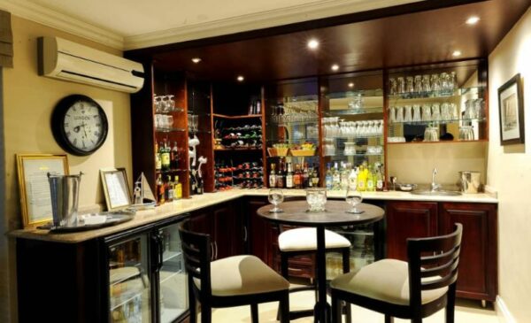 A Prestigious 1-Night Stay for 2 People in La Lucia - Image 4