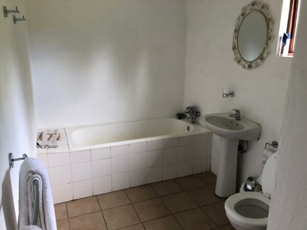 A 1-Night Stay for 4 in Midlands - Image 5