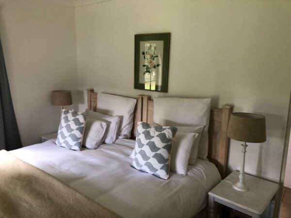 A 1-Night Stay for 4 in Midlands - Image 7