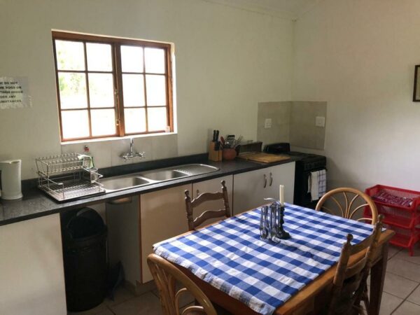 A 1-Night Stay for 4 in Midlands - Image 8