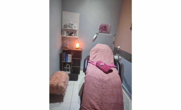 Treat Yourself to a Facial and Algae Sponge Peel in North Beach - Image 3