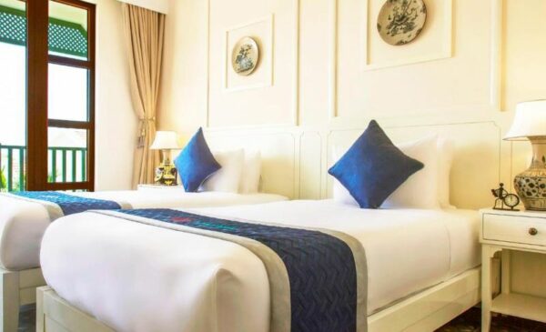 Experience a 10 Day Tour from Hanoi to Ho Chi Minh City - Image 2