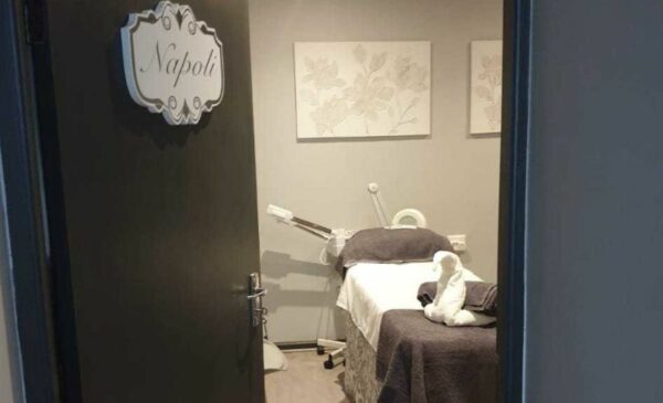 A Couples Massage and Light Meal in Cape Town - Image 3