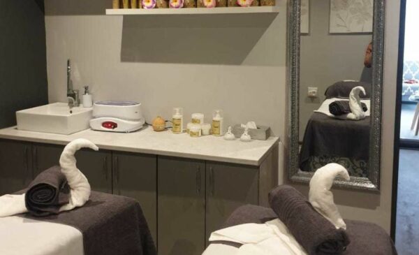 A Couples Massage and Light Meal in Cape Town - Image 4