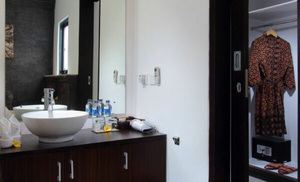 A Splendid 5-Night Villa Stay for 4 People in Bali - Image 9