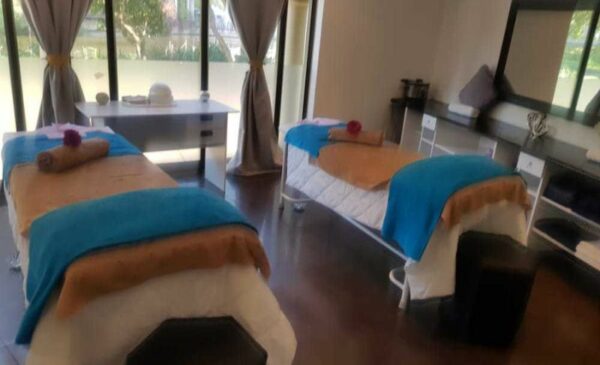A Pamper Package for 2 People in Century City - Image 9