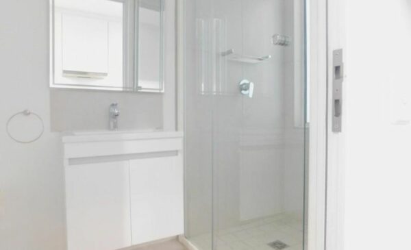 A 1-Night Studio Apartment Stay for 2 People in Woodstock - Image 5