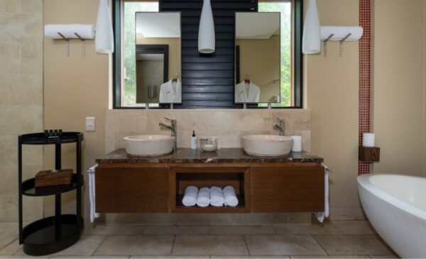 A Lavish 2-Night Getaway in Knysna - Image 6