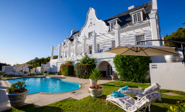 Stay at A Picturesque Manor in Tokai for 2