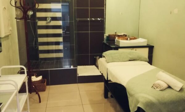 A 60-Minute Swedish, Full-Body Massage For 1 - Image 2
