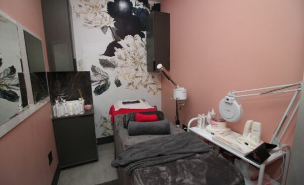 A 60-Minute Full-Body Massage for 1 Person - Image 2