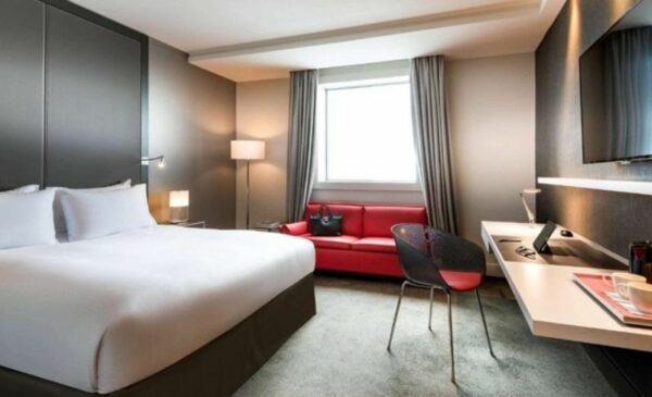 Travel to Paris and Rome for a 5-Night Adventure - Image 3