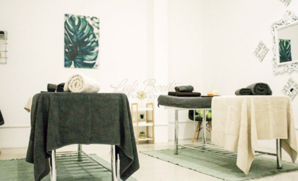 A 1 Hour 30 Mins Couple's Pamper Package in Rosebank - Image 3