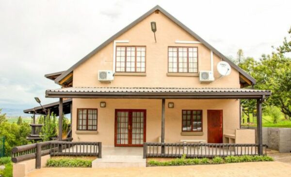 A 1-Night Stay at The Ultimate Holiday House - Image 9