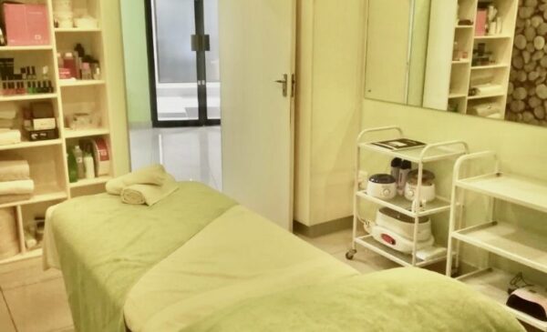A Dermalogica Facial Plus Massage - Image 2