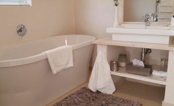 A 2-Night Stay for 2 People in Knysna - Image 15