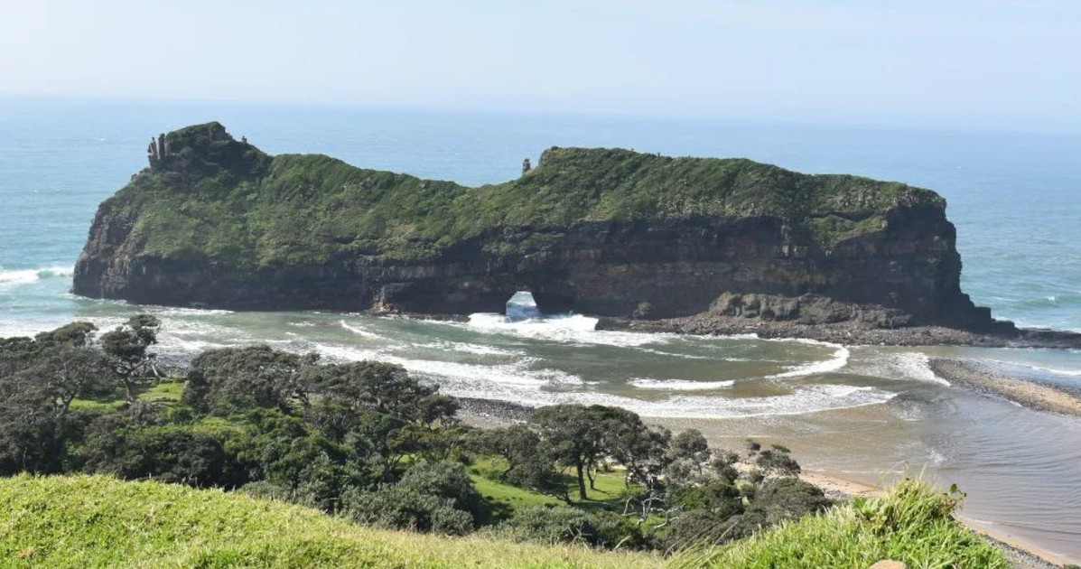 Hole-in-the-Wall - Things to do in Mthatha - featured image