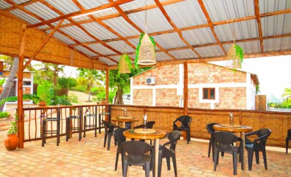 A 4-Night Villa Stay for 6 People in Mozambique - Image 16