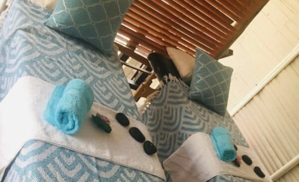 A Hot Oil Massage and Vit C Facial for 2 People in Johannesburg - Image 3