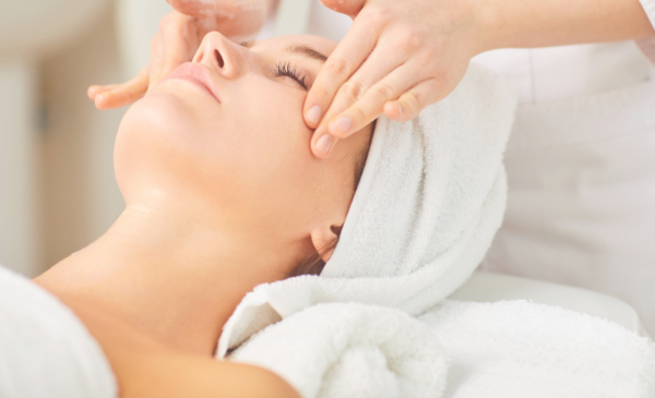 Enjoy a luxurious pamper package for 2 at Smooth Day Spa