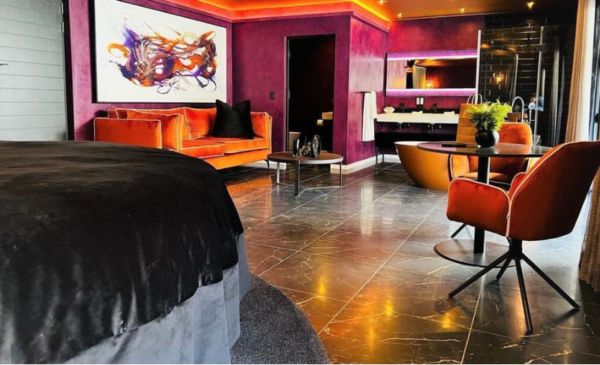 Treat yourself & your partner to a romantic suite for 1 night - Image 2