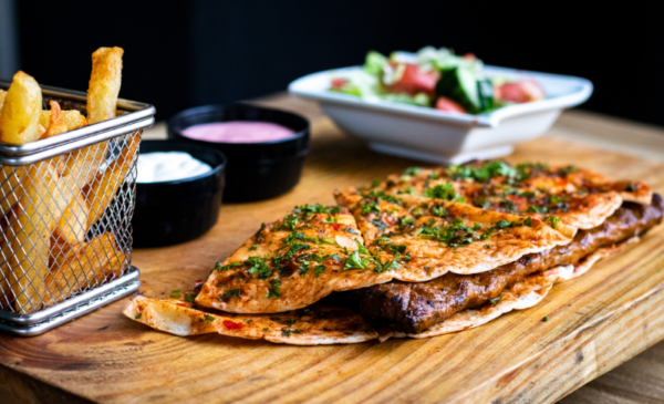 Enjoy a delicious mixed grill for 2 with a shisha pipe in Green Point - Image 3