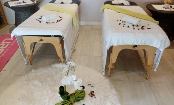 Enjoy a luxurious pamper package for 2 at Smooth Day Spa - Image 2