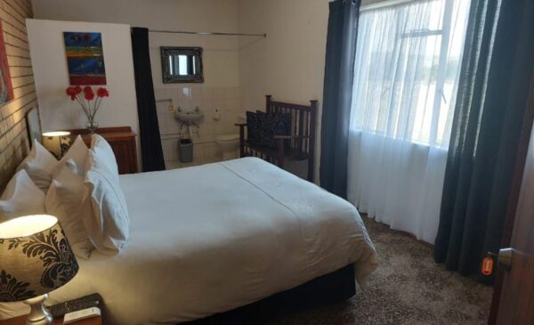 A 1-Night Stay for 2 in Parys - Image 6