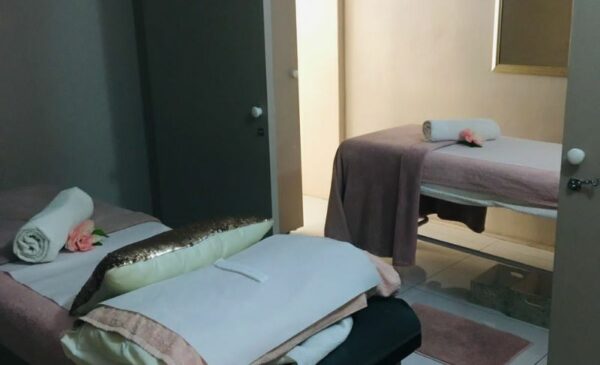 A 2 Hour 30 minute Deluxe Pamper Package for 1 Person in Umhlanga - Image 7