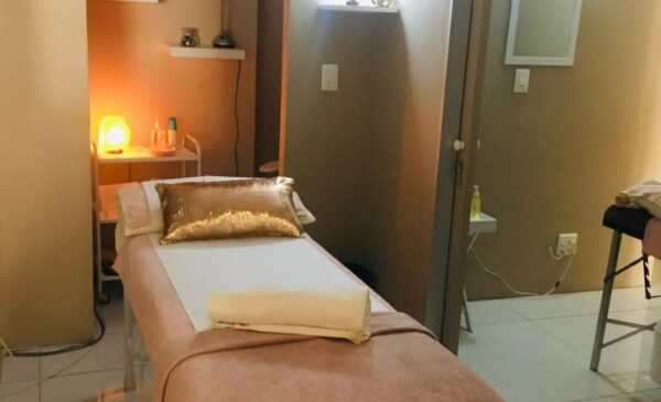 A 2 Hour 30 minute Deluxe Pamper Package for 1 Person in Umhlanga - Image 6