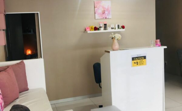 A 2 Hour 30 minute Deluxe Pamper Package for 1 Person in Umhlanga - Image 3