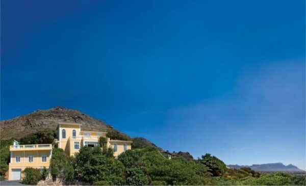 A Luxury Getaway for 2 in False Bay - Image 2