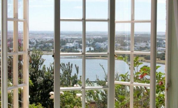 A Luxury Getaway for 2 in False Bay - Image 9