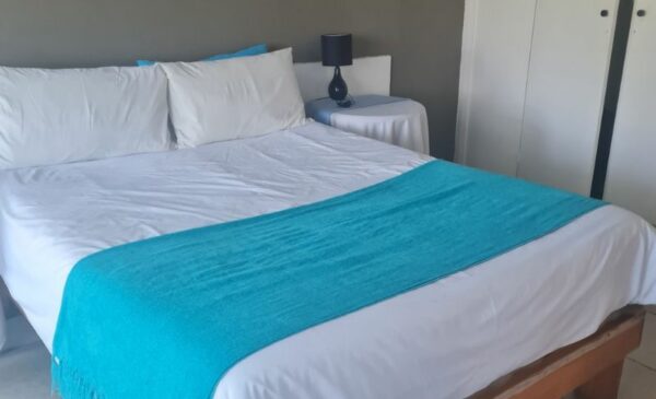 A Seaside Stay for 2 People in Port Shepstone - Image 3