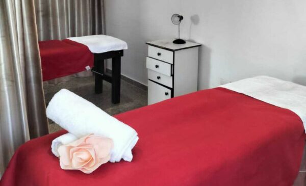 A Lavish Spa Package for 1 in Chatsworth - Image 6