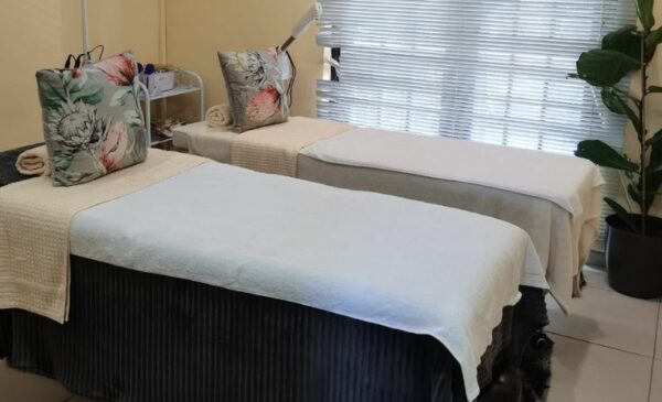 Eyebrow & Eyelash Treatment for 1 - Image 3