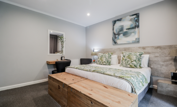 Enjoy a 1-night stay for 2 in a Knysna B&B