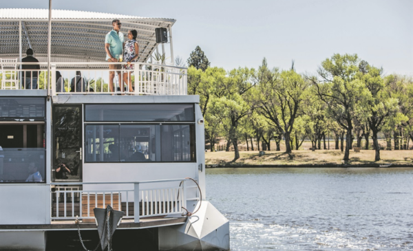 A 2-hour Cruise & 3-Course Meal for 2