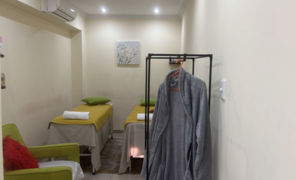 Luxuriate in a 1-hour pamper package for 2 in Melrose - Image 2