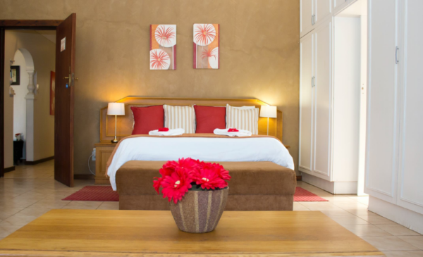 Unwind with a stay for 2 people for 1 night at a Durban North guesthouse