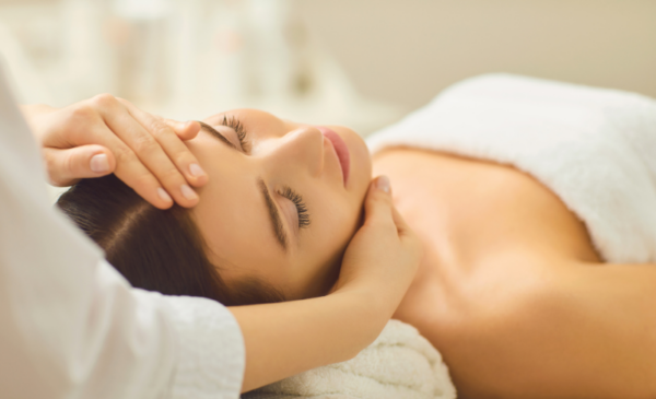 Luxuriate in a 1-hour pamper package for 2 in Melrose
