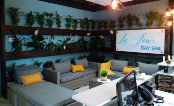 A 90-minute pamper package for 2 including a massage and your choice of treatments - Image 3
