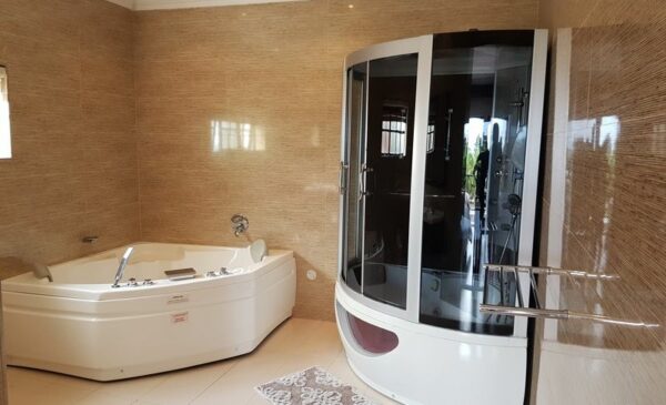 A 1-Night Stay for 2 People Including Breakfast in Umhlanga - Image 4