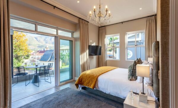 A Luxury City Experience Including a Massage & More at Cloud 9 Boutique Hotel - Image 4