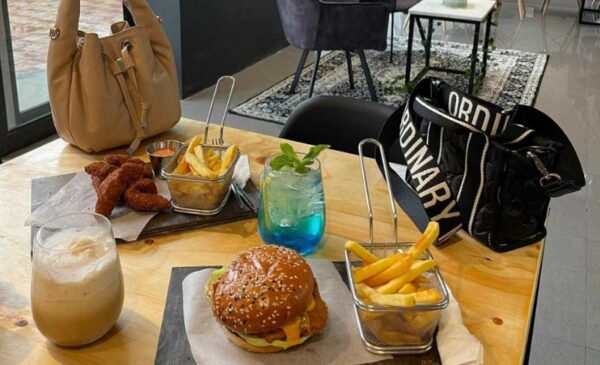 Enjoy Scrumptious Burgers and Wraps in Berea - Image 3